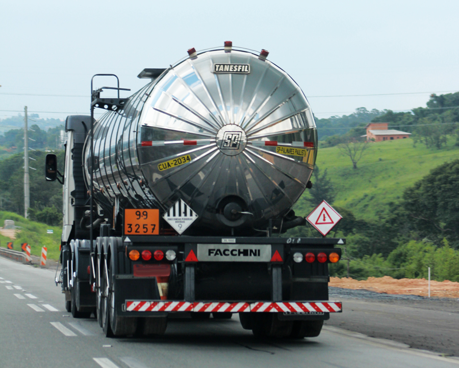 Ibama estuda implantação de novo sistema para transporte de produtos perigosos