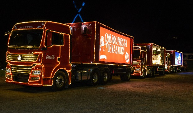 Volkswagen Caminhões marca presença na Caravana de Natal da Coca-Cola FEMSA Brasil