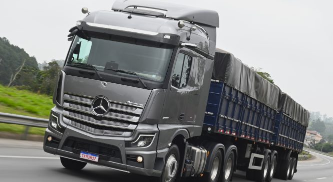 Mercedes-Benz do Brasil alcança o marco de venda de 15.000 caminhões customizados