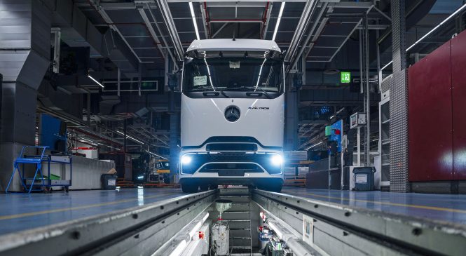 Daimler Truck dá início à produção em série do Mercedes-Benz eActros 600