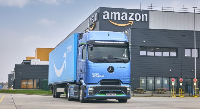 Mercedes-Benz Trucks recebe da Amazon o pedido de mais de 200 caminhões elétricos eActros 600